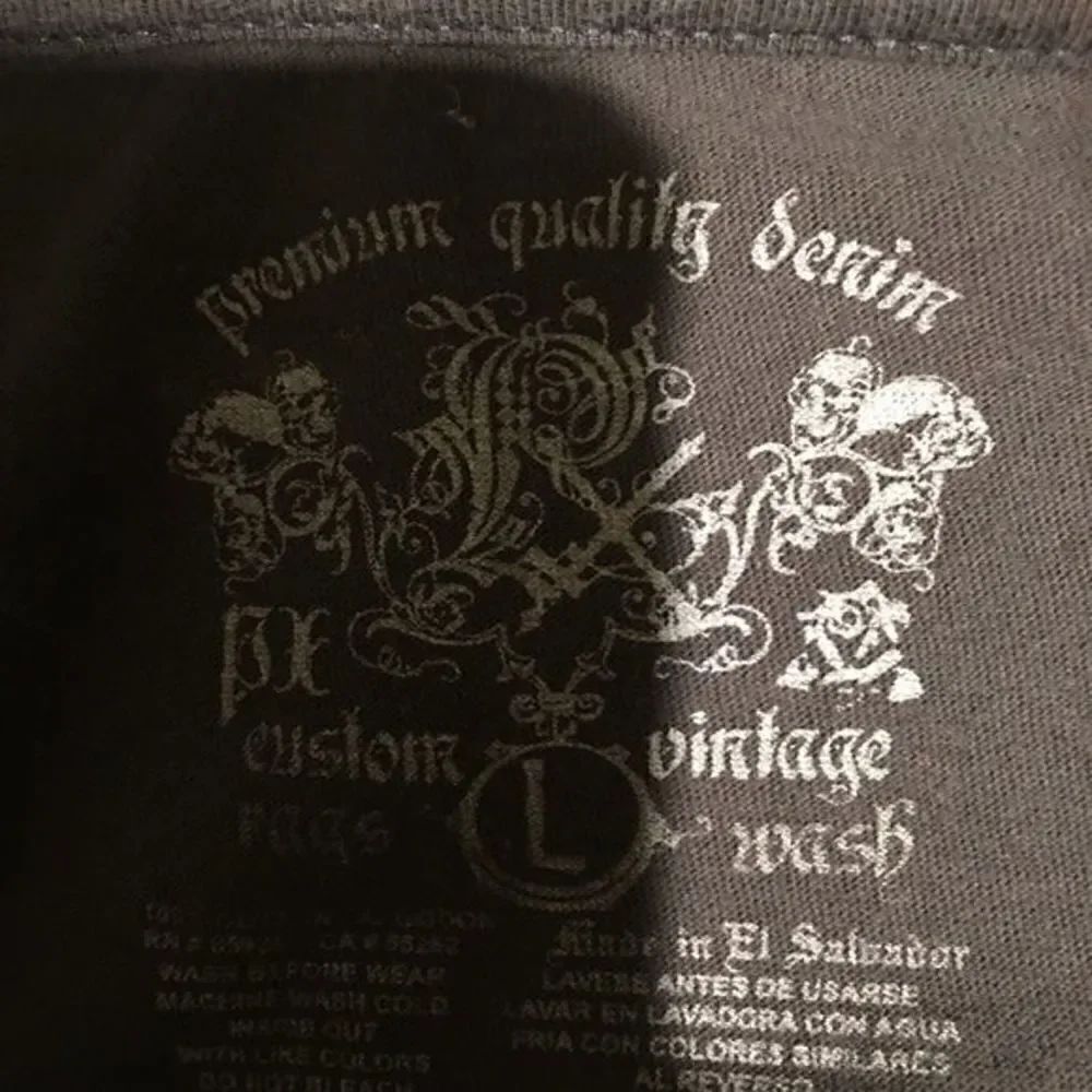 Gray Scroll Tee - Picture 3 of 3